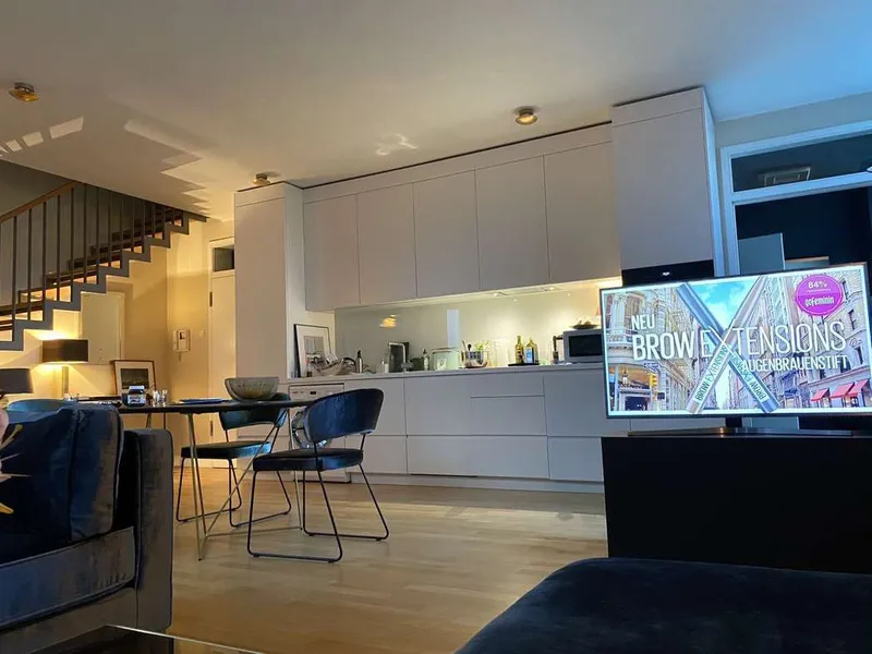 Einzigartige Maisonette/Loft direkt am Brandenburger Tor mit drei Balkonen — photo 1
